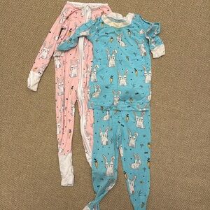 Set of 2 Little Sleepies Pajamas, size 12-18 months